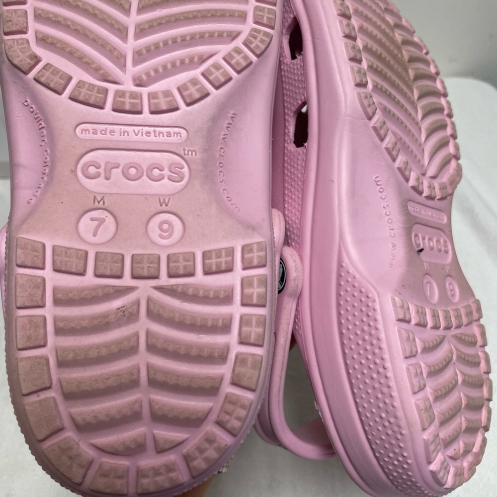 Crocs Pretty Pink M7 W9 Clogs Shoes Sandals - Picture 9 of 12